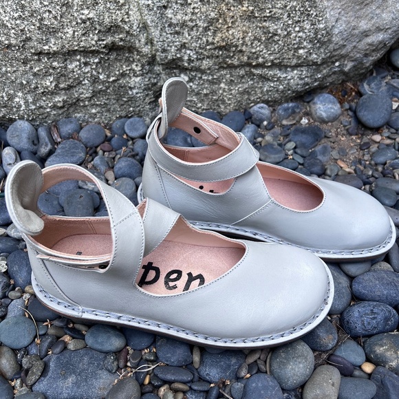 Trippen Vivienne Mary Jane leather flat in stone color New With Box - Picture 4 of 9